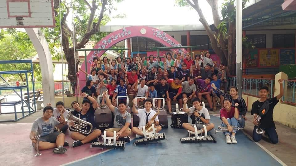 โครงการ "พี่สอนน้อง ตีฆ้องร้องป่าว"