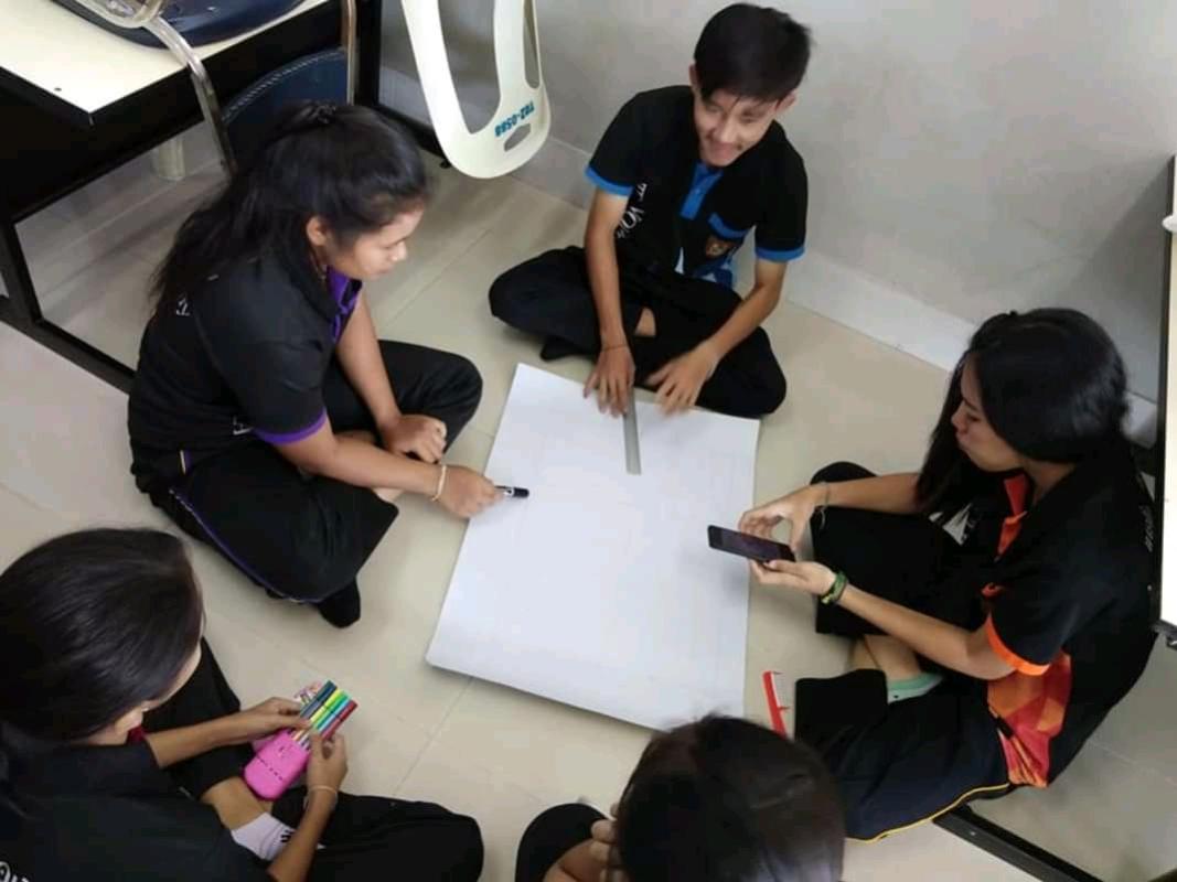 ช่วยเพื่อนทำงานกลุ่ม