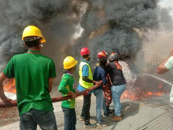 অগ্নিকান্ড নিয়ন্ত্রণে স্কাউট 