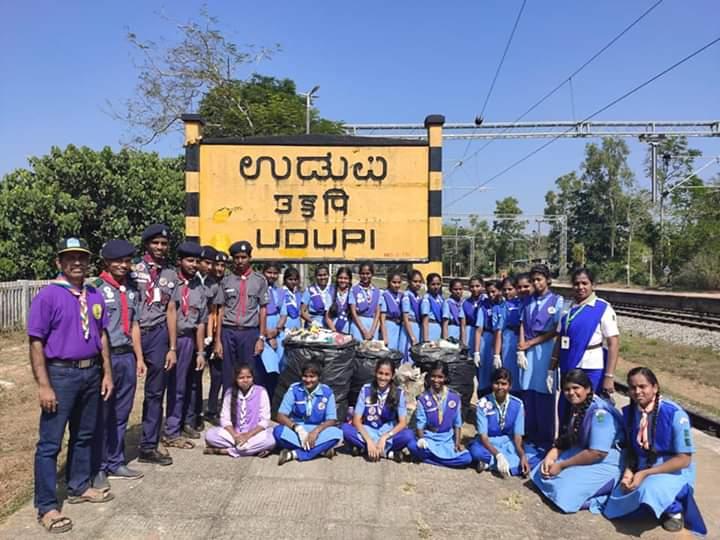 41st
 month of cleanliness drive program, "Swacch Bharath Abhiyaan" at Indrali Railway Station, Udupi. Karnataka State, India.