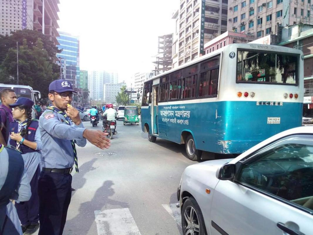 মাস ব্যাপি ট্রাফিক কার্যক্রমে সহায়তা