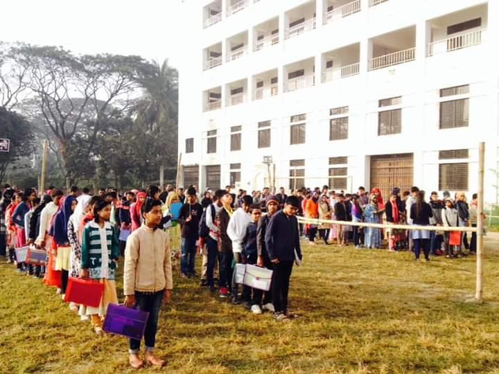 Volunteering in admission test of school