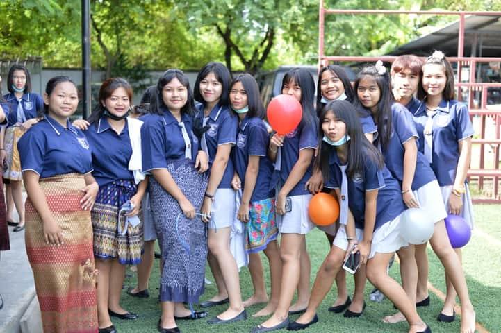 ช่วยรุ่นน้องซ้อมละคร