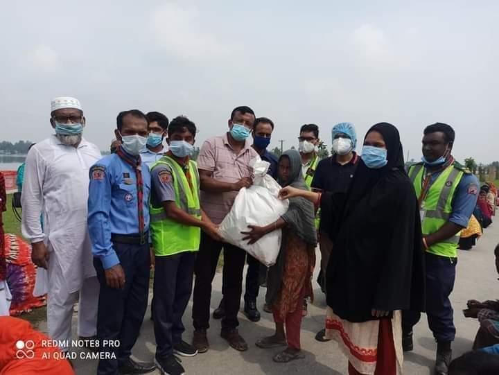 সিরাজগঞ্জে বন্যার্তদের মাঝে বাংলাদেশ
উইম্যান জাজেস এসোসিয়েশনের ত্রান বিতরণ: 