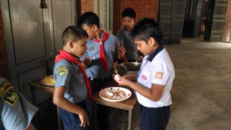 গ্রুপ ক্যাম্প