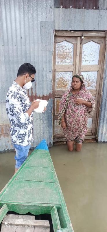 করোনা ভাইরাস এ ক্ষ্তি গ্রস্থ হতরিদ্র, নদী ভাঙনে ঘর বাড়ি  হারানো অসহায় মানুষের মাঝে জরুরী ত্রাণ সহায়তা দেওয়ার জন্য বাড়ী বাড়ী গিয়ে তথ্য সংগ্রহ।