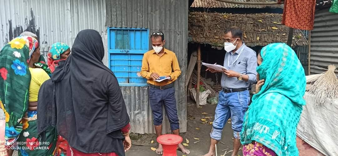করোনা ভাইরাস এ ক্ষ্তি গ্রস্থ হতরিদ্র, নদী ভাঙনে ঘর বাড়ি  হারানো অসহায় মানুষের মাঝে জরুরী ত্রাণ সহায়তা দেওয়ার জন্য বাড়ী বাড়ী গিয়ে তথ্য সংগ্রহ। 