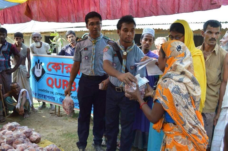 Distribution Food for poor peaple.