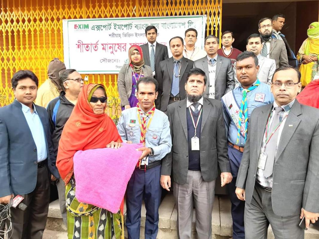 দুস্থ শীতার্ত মানুষের মাঝে শীতবস্ত্র বিতরণ 