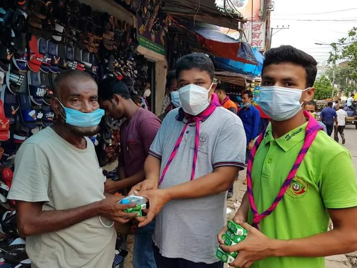 করোনায় ব্যাক্তিগত সুরক্ষা সামগ্রী বিতরণ 