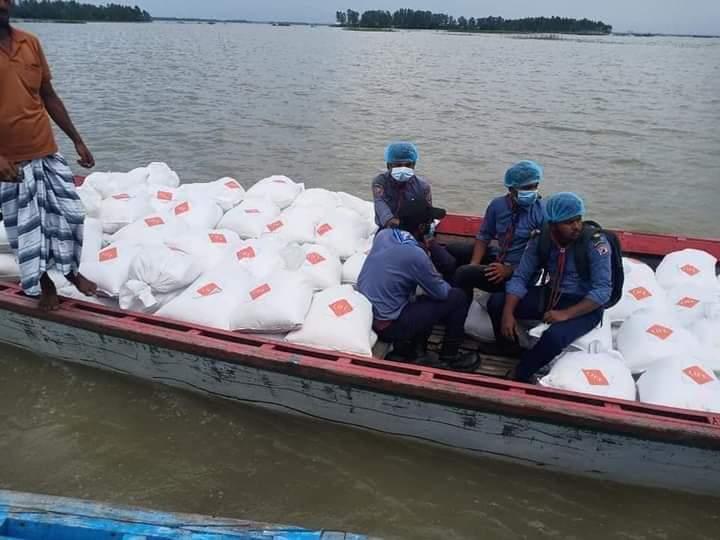 এসিয়ান রিসার্স ফাউন্ডেশন ও নামিজান আফতাবি ফাউন্ডেশনের সহযোগিতায় ও গ্রামীণ ফ্রেন্ডস এর তত্ত্বাবধানে ত্রান বিতরণ।