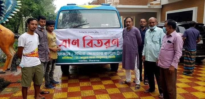 
করোনার পাশাপাশি বন্যার আঘাতে ক্ষতিগ্রস্ত মানুষের কাছে ত্রান পৌছে দেয়া