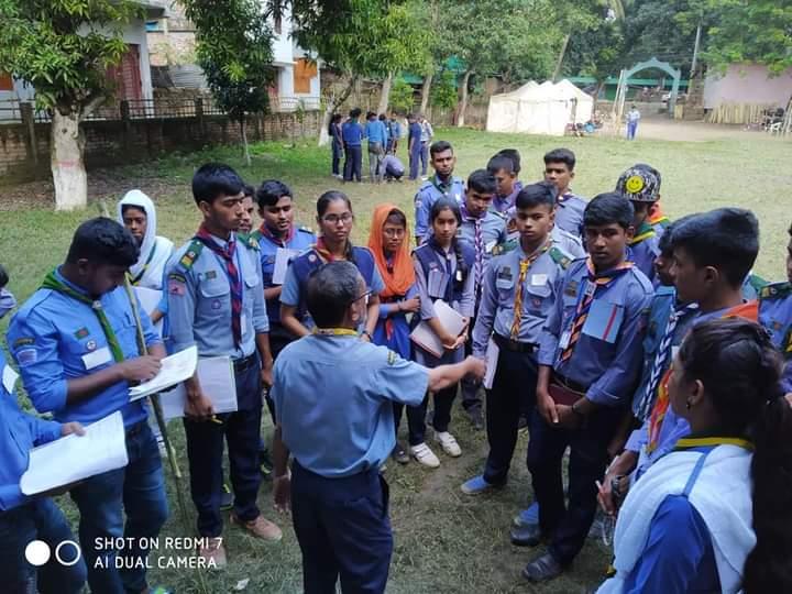 ঝিনাইদহ জেলা রোভার মেট কোর্সে স্বেচ্ছাসেবক হিসেবে অংশগ্রহণ 