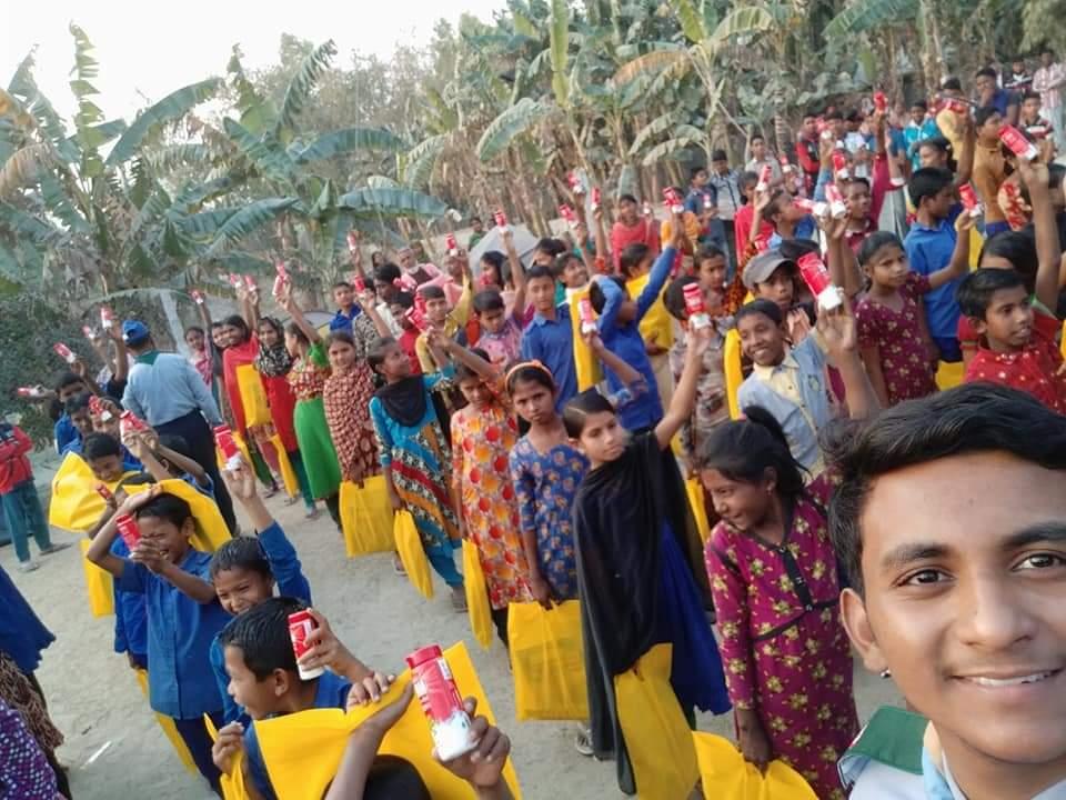 লালমনিরহাট স্কাউট চরে শিক্ষার্থীদের মাঝে শিক্ষা সামগ্রী বিতরণ 
