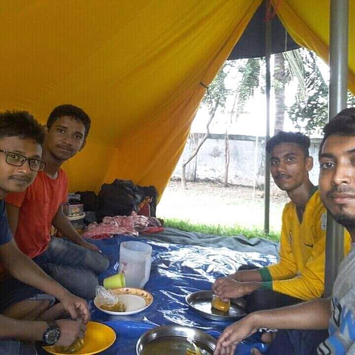 ⛺ তাঁবু বাস