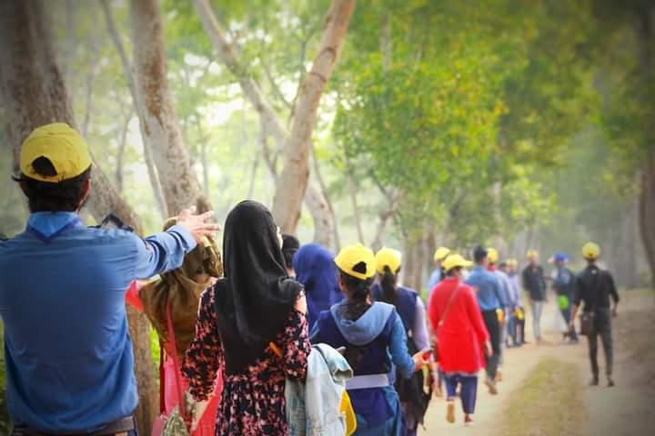 হাইকিং এ অংশগ্রহন 