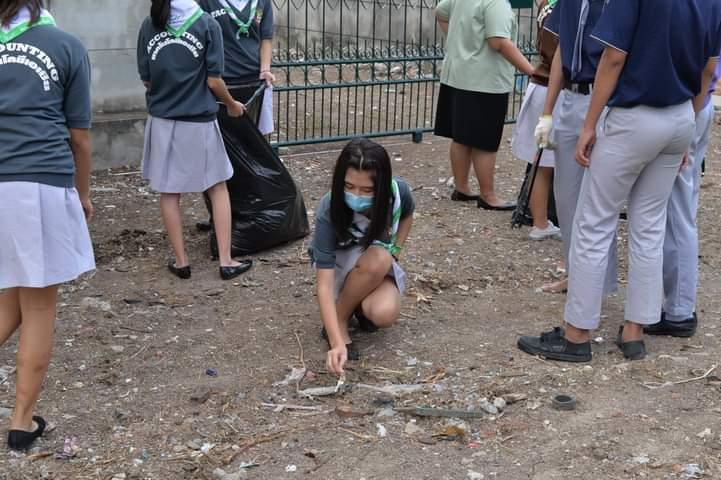 เก็บขยะในวิลัย