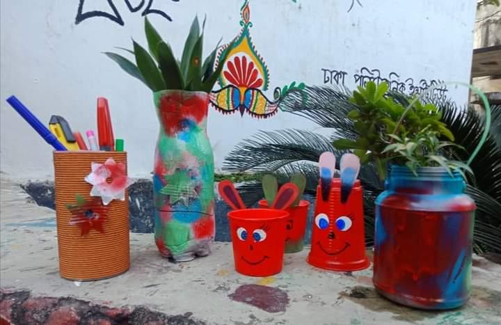 "প্লাষ্টিক টাইড টার্নার চ্যালেঞ্জ ব্যাজ'' প্লাস্টিকের কারুকাজ