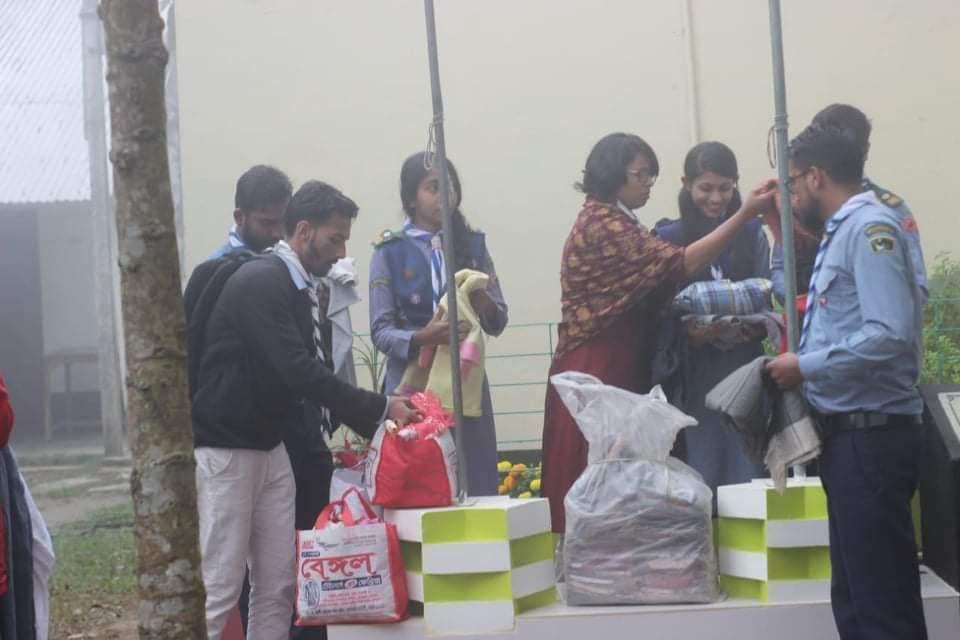 শীতের কাপড় বিতরণ 
