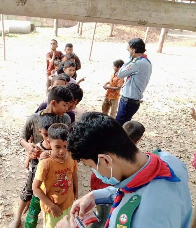 বাচ্চাদের বিস্কুট বিতরণ ও করোনা ভাইরাস সম্পর্কে সচেতনতামূলক কার্যক্রম