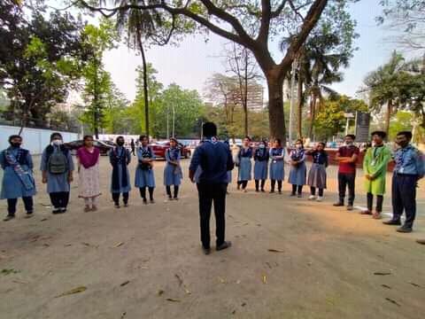 সাপ্তাহিক ক্রু-মিটিং 