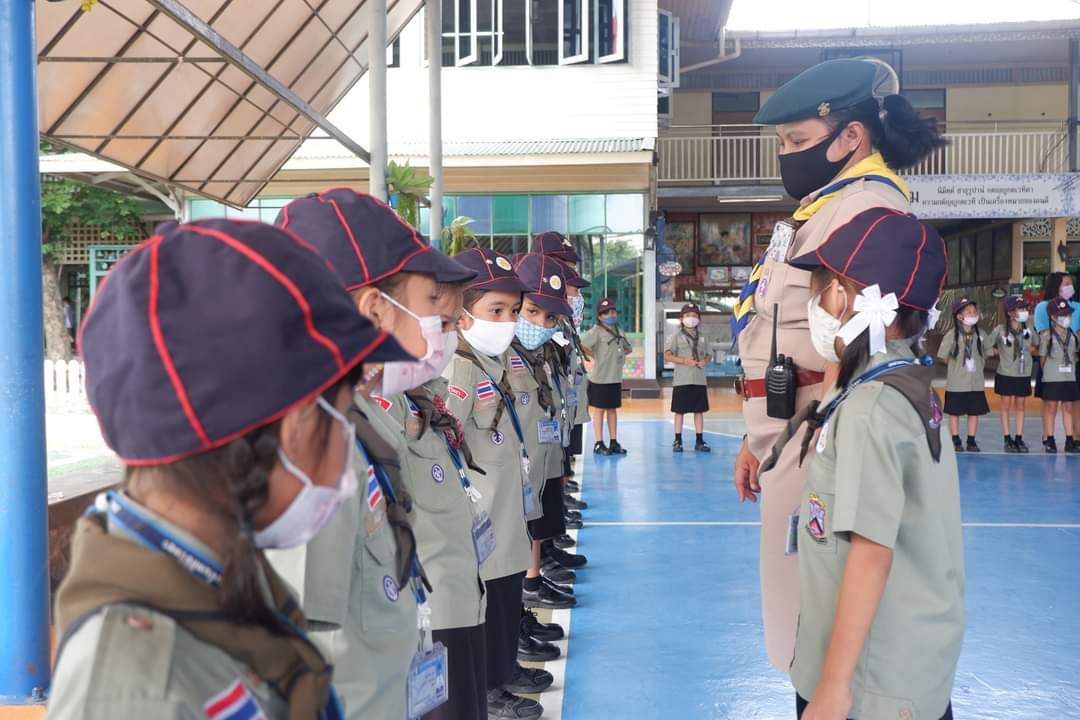 ตรวจความเรีบบร้อยของลูกเสือสำรอง