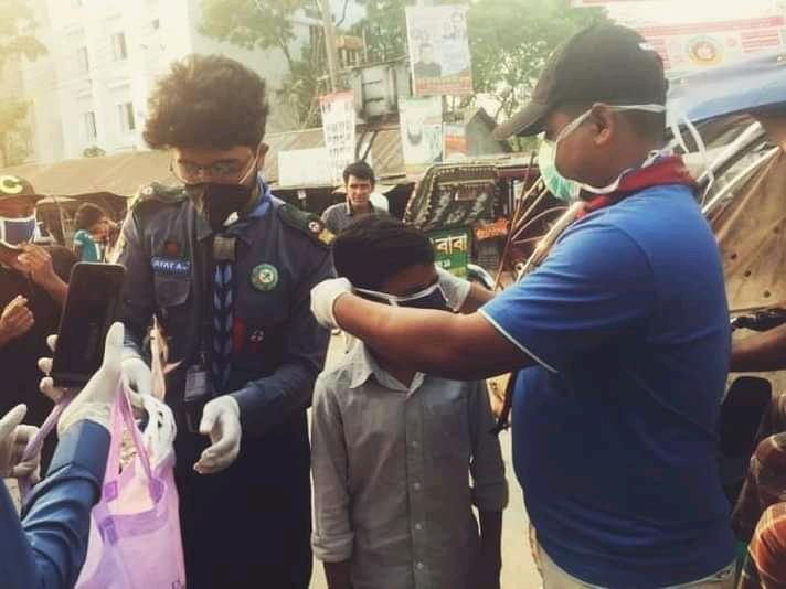 মাস্ক ও হ্যান্ডসেনিটাইজার বিতরন কার্যক্রম 