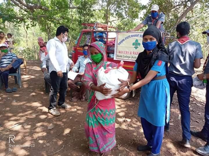 Distribute Dry food packet