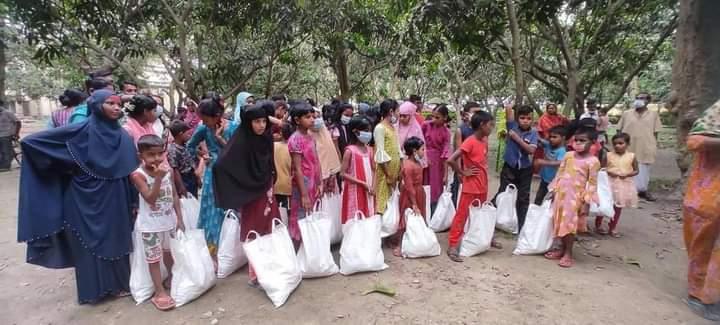 ঈদ খাবার সামগ্রী বিতরণ 