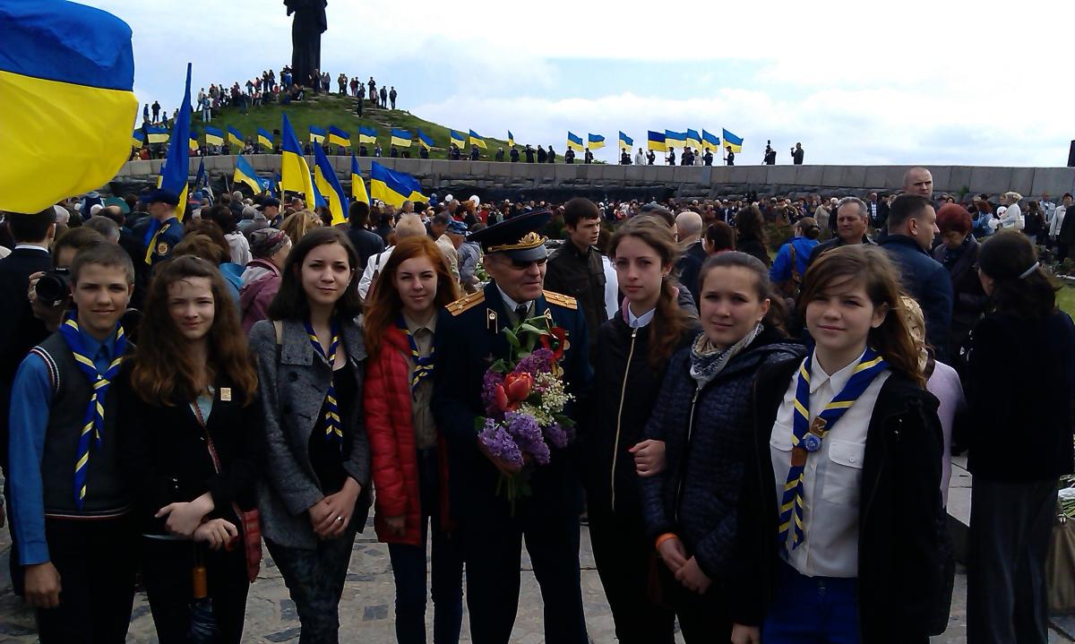 СКАУТИ ВЗЯЛИ УЧАСТЬ У СВЯТКУВАННІ ДНЯ ПЕРЕМОГИ