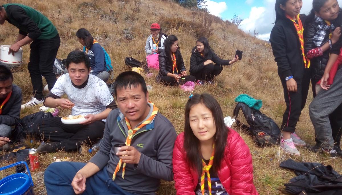 Trekking Around Meri Puen Sum