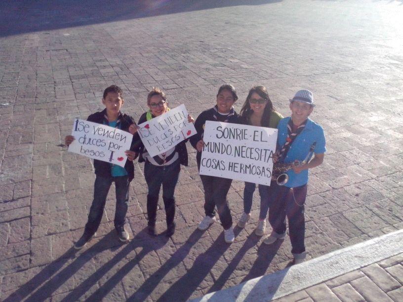 "Se venden dulces por besos"