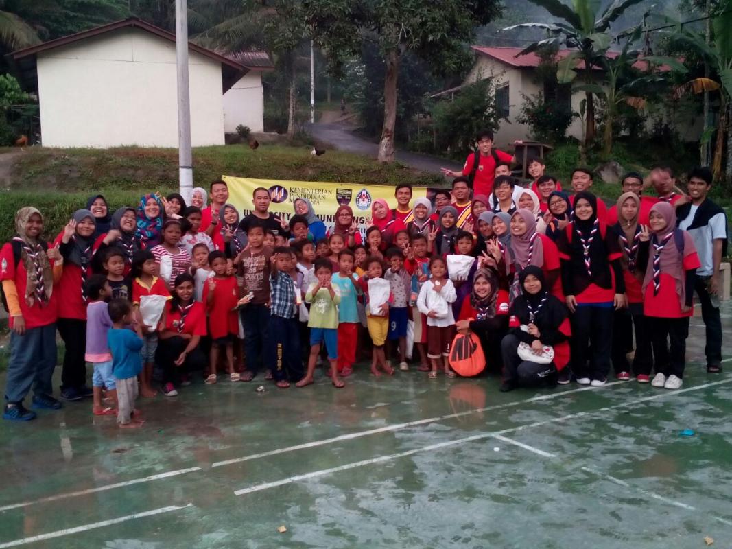 University Community Engagement Kumpulan Latihan Kelanasiswa (UCE-KAWIE KLKMUM) 2015