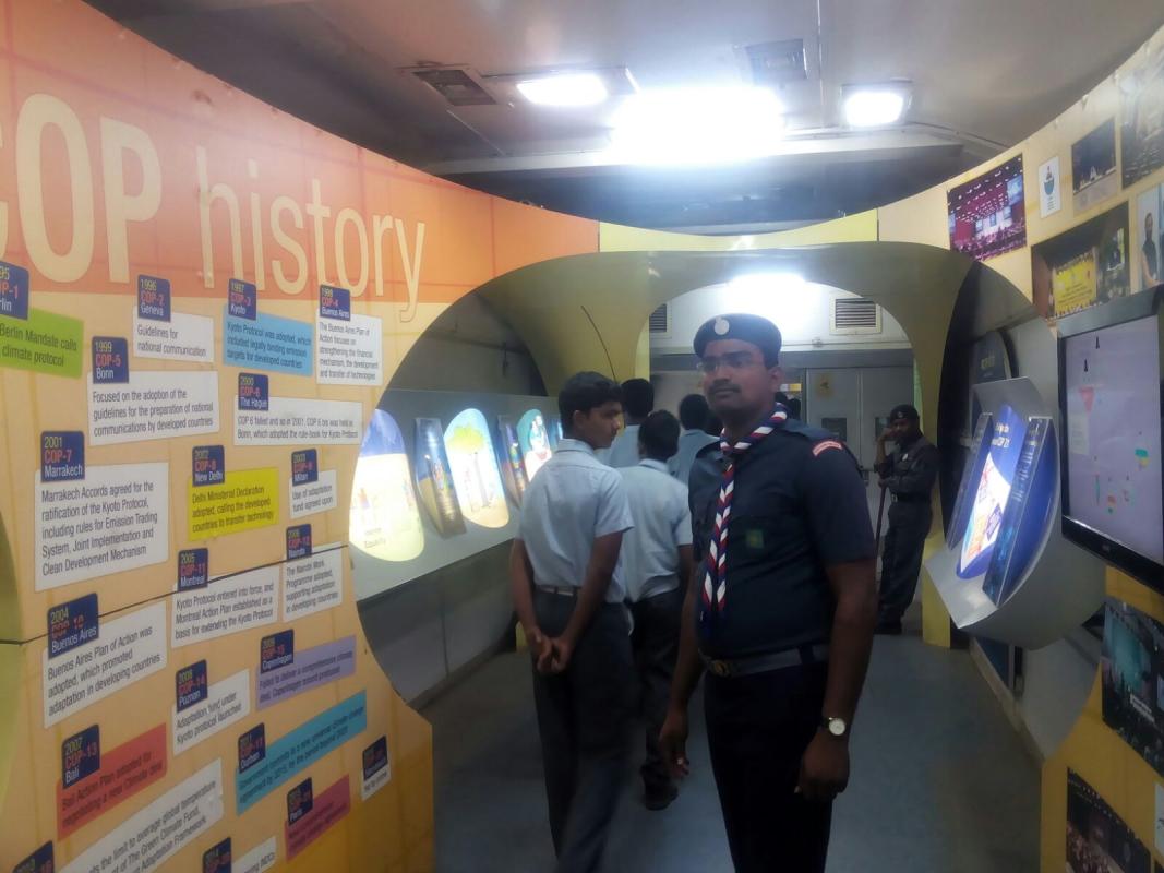 Science Express climate change special-service