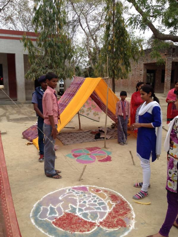 रंगोली/तम्बू निर्माण प्रतियोगिता।
