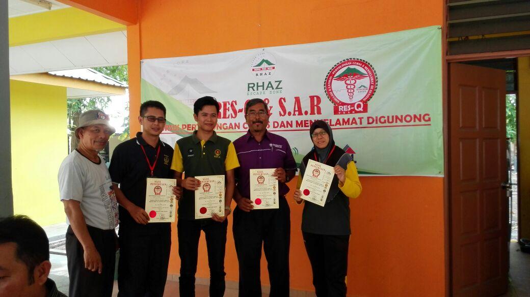KURSUS PERTOLONGAN CEMAS & MENYELAMAT DI GUNUNG SIRI 1/2016