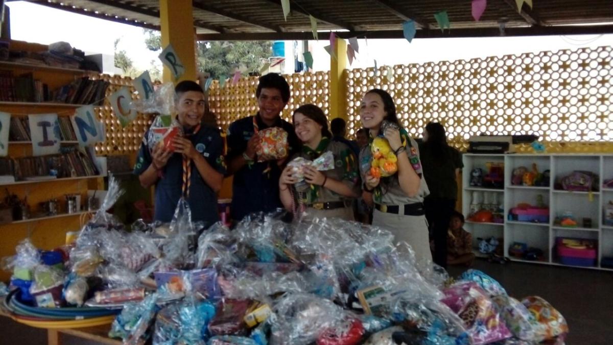 Old Toys, New Smiles (Brinquedos antigos, Novos Sorrisos) =)