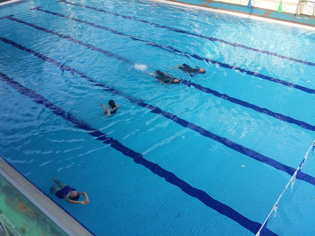 Assessing swimming for senior scouts.