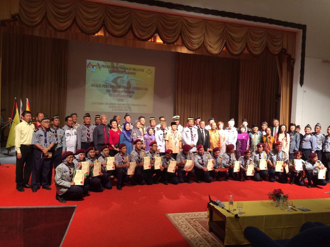 Majlis Penyampaian Pingat Peringatan 100 Tahun 0Berpengakap di Sarawak