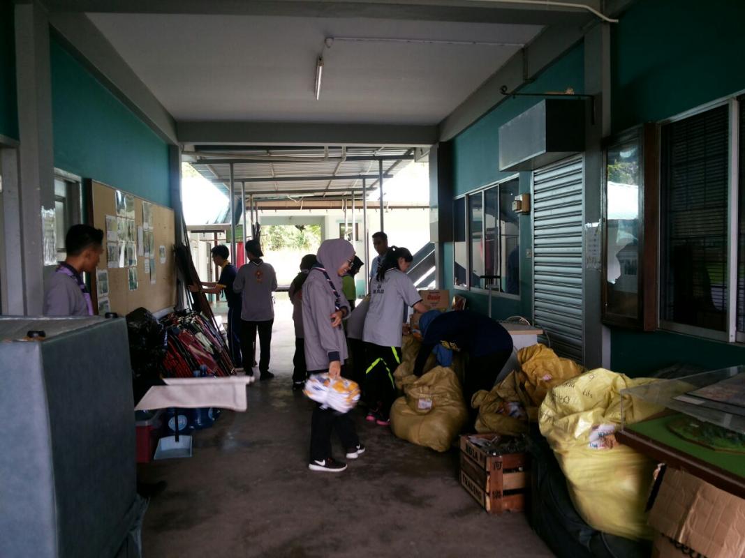 Gotong-royong Pengakap Remaja