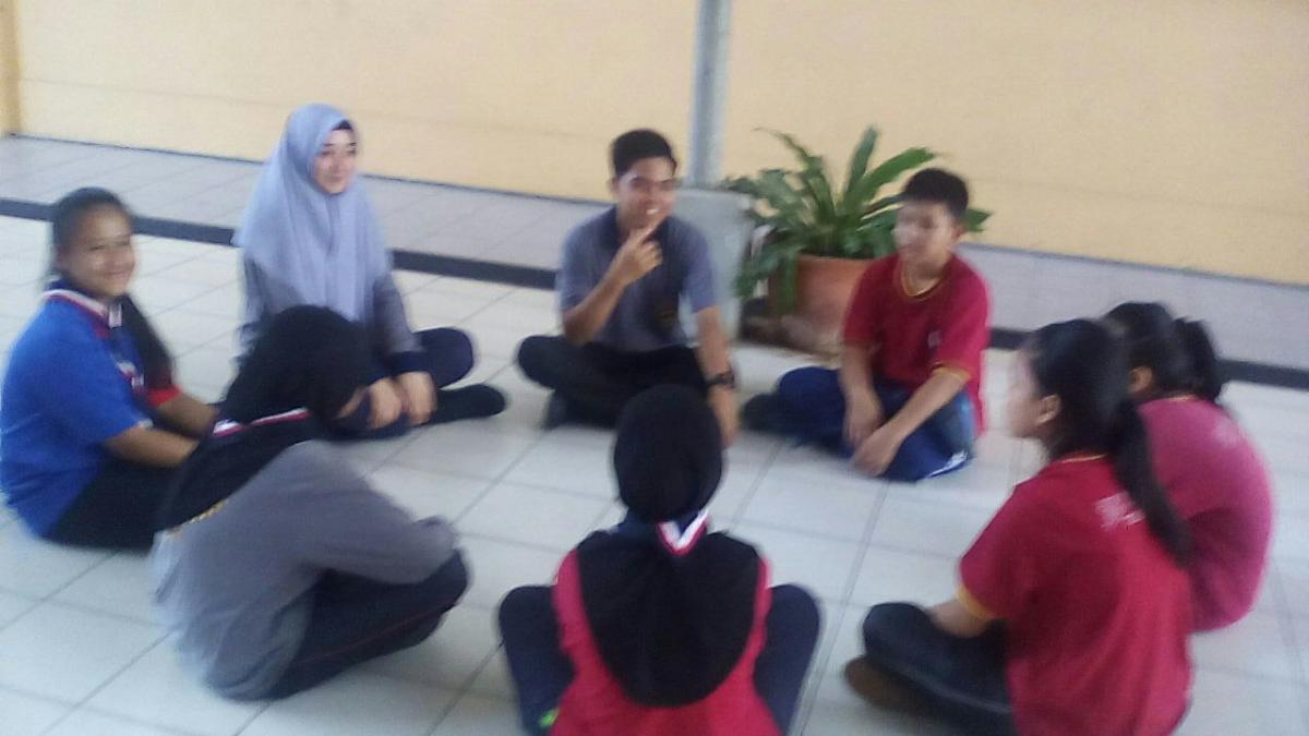 Persahabatan bermula daripada arena perkenalan.