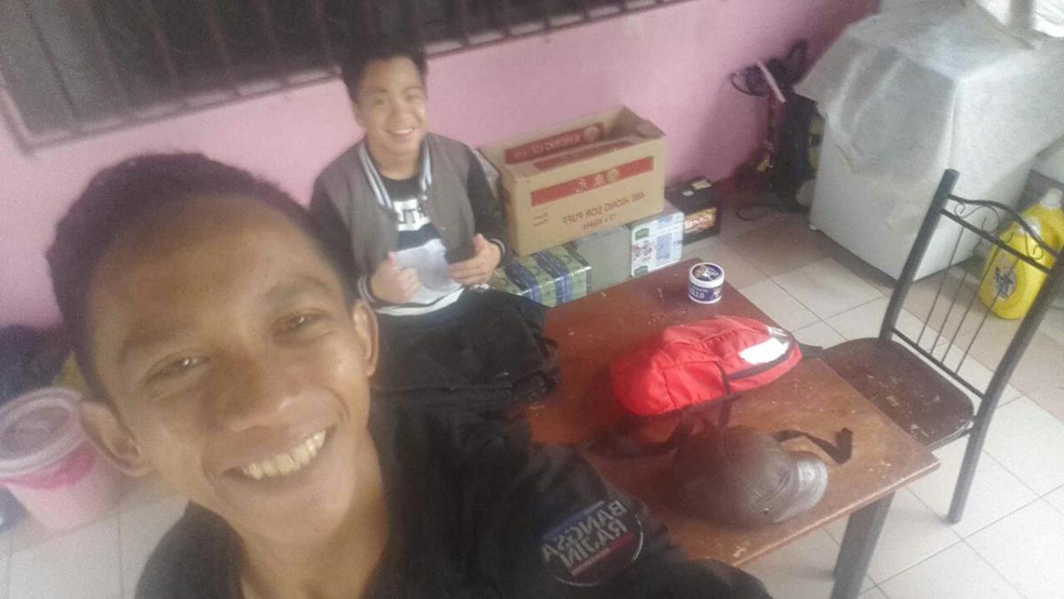 Menyediakan Bahan Pameran Kempen Uniformku Hebat