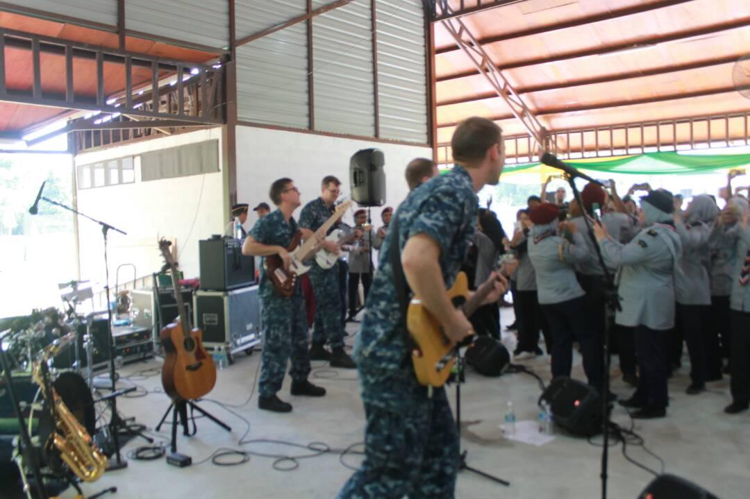 US NAVY AND MARINES Pacific partnership