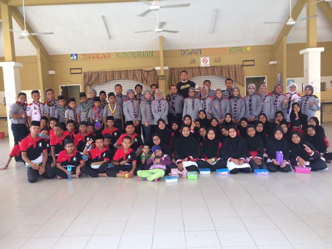 Menceriakan Hati Anak-Anak Yatim Dan Fakir Miskin 