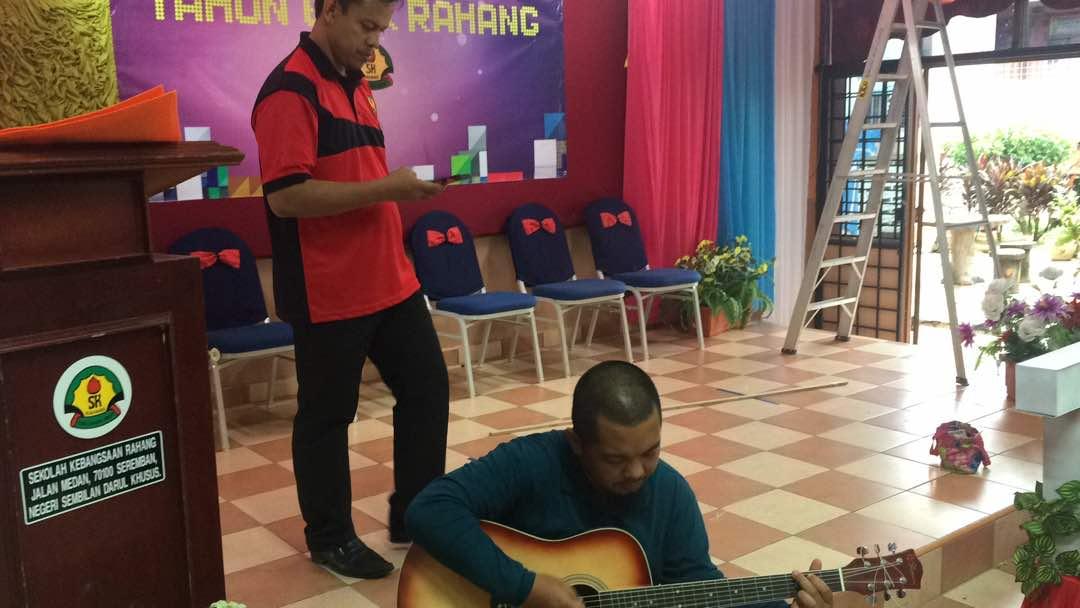 Lagu Pengakap dan didik hibur