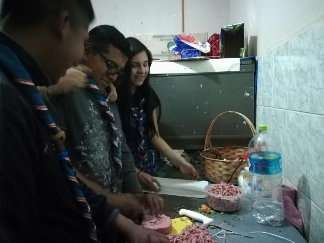 "UN PLATO DE COMIDA, PARA MIS HERMANOS"