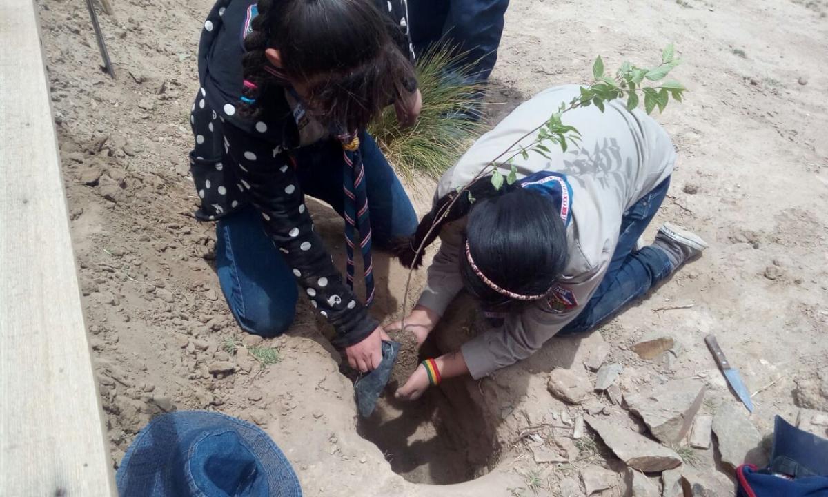 Plantando junto con la Tropa Manchego