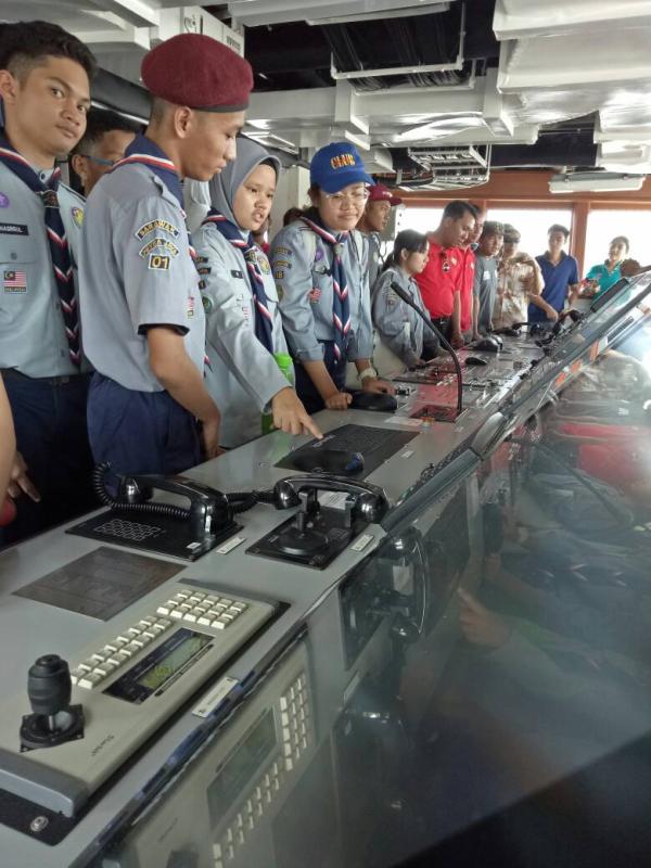 Lawatan ke kapal Gagah Samudera