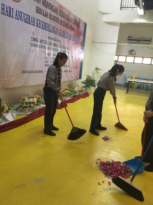 Help out at Hari Anugerah 