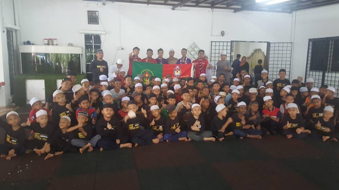 Program Khidmat Masyarakat di Pusat Jagaan Fatimah Yaakub dan Madrasah Tahfiz Al Quran Al Walid